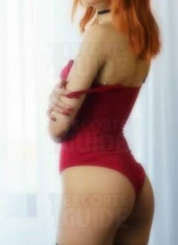 Scarlett Aye 